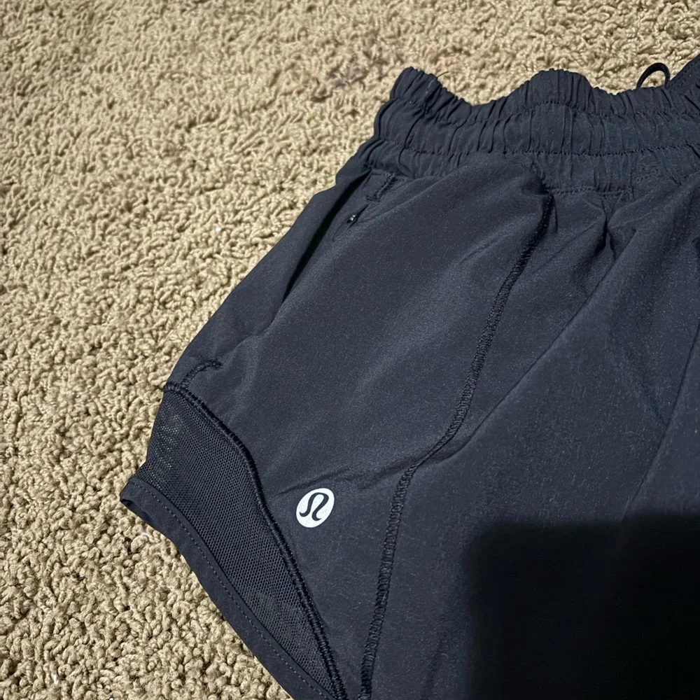Lululemon Hotty Hot shorts Athletic in Black